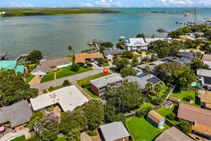 1310 Harbor View Dr, Galveston, TX 77550 - Photo 3