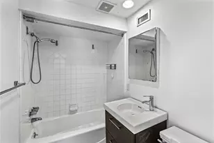 1310 Harbor View Dr, Galveston, TX 77550 - Photo 11