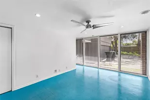 1310 Harbor View Dr, Galveston, TX 77550 - Photo 13