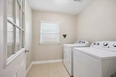 9814 Pine Lake Drive, Houston, TX 77055 - Photo 9