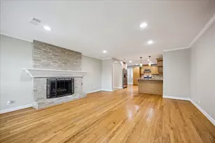 9814 Pine Lake Dr, Houston, TX 77055 - Photo 3