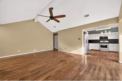 3811 Suttonford Drive, Houston, TX 77066 - Photo 11