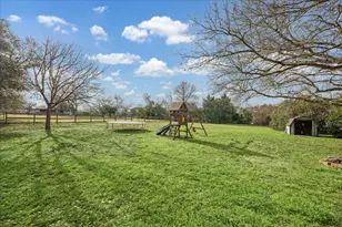 313 W Nichols St, Bellville, TX 77418 - Photo 15