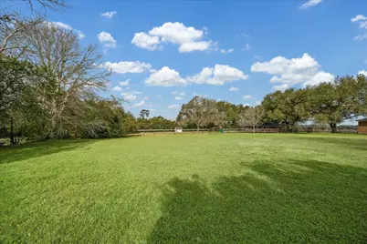 313 W Nichols Street, Bellville, TX 77418 - Photo 17