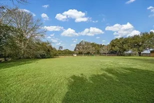 313 W Nichols St, Bellville, TX 77418 - Photo 17