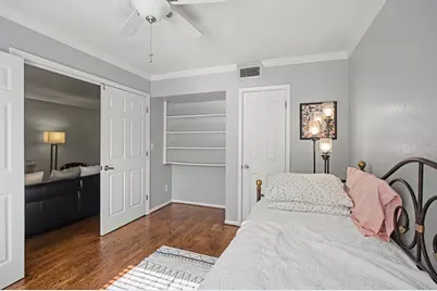 7575 Katy Freeway #102, Houston, TX 77024 - Photo 11