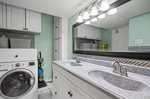 7575 Katy Fwy, Houston, TX 77024 - Photo 13