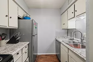 7575 Katy Fwy, Houston, TX 77024 - Photo 9