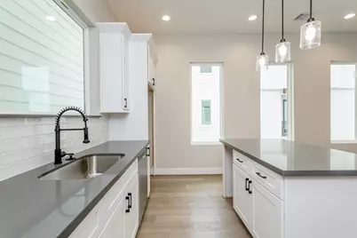 1439 W 25th Street #B, Houston, TX 77008 - Photo 13