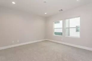 1439 W 25th St, Houston, TX 77008 - Photo 7