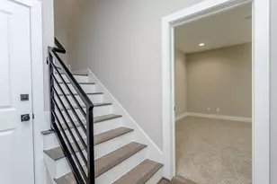 1439 W 25th St, Houston, TX 77008 - Photo 5