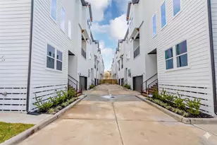 1439 W 25th St, Houston, TX 77008 - Photo 3