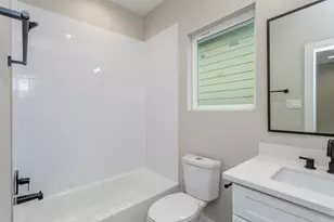 1439 W 25th St, Houston, TX 77008 - Photo 11