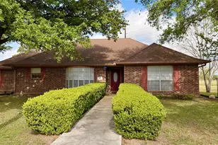 506 Houston St, Wallis, TX 77485 - Photo 1