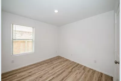 140 Austin Street, Angleton, TX 77515 - Photo 19