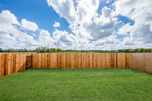140 Austin St, Angleton, TX 77515 - Photo 27