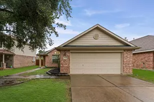 11919 Piney Bend Dr, Tomball, TX 77375 - Photo 1