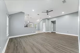 11919 Piney Bend Dr, Tomball, TX 77375 - Photo 3