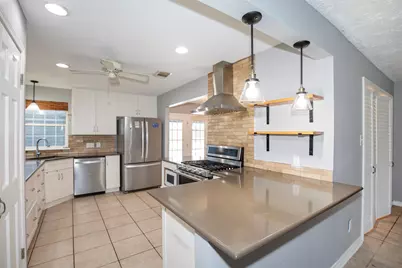10514 Sagemeadow Court, Houston, TX 77089 - Photo 15