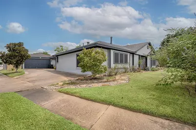 10514 Sagemeadow Court, Houston, TX 77089 - Photo 3