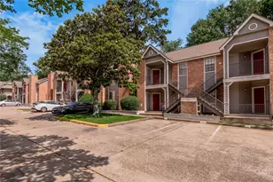 2402 Sycamore Ave, Huntsville, TX 77340 - Photo 1