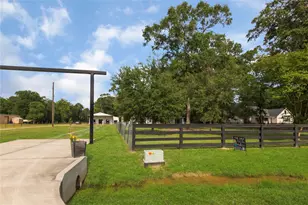 79 E Pine Dr, Huffman, TX 77336 - Photo 3