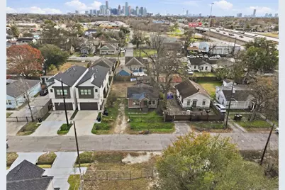 122 Amundsen Street, Houston, TX 77009 - Photo 3