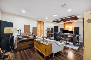 907 E 53rd St, Austin, TX 78751 - Photo 5