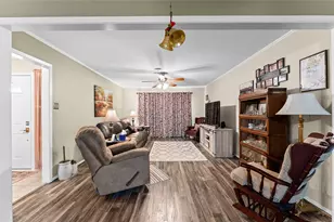 1005 N Fowlkes St, Sealy, TX 77474 - Photo 5