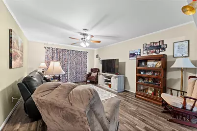 1005 N Fowlkes Street, Sealy, TX 77474 - Photo 7