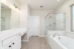 2023 Woodgate Ln, Tomball, TX 77375 - Photo 17