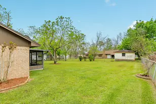 131 Singleton St, Jones Creek, TX 77541 - Photo 27