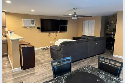 1012 E Daisy Street E #A, Houston, TX 77012 - Photo 3