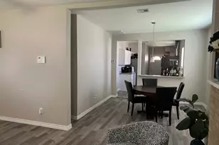 1012 E Daisy Street E, Houston, TX 77012 - Photo 9
