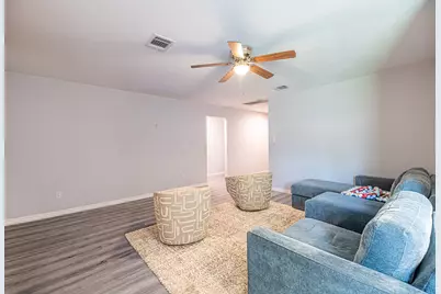 8710 Valley Flag, Houston, TX 77078 - Photo 13