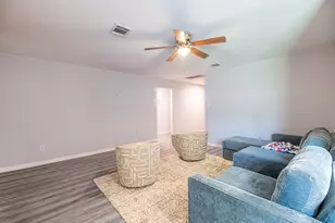 8710 Valley Flag, Houston, TX 77078 - Photo 13