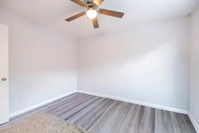 8710 Valley Flag, Houston, TX 77078 - Photo 17