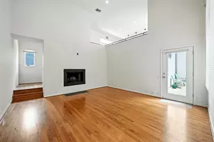 1385 Arlington St, Houston, TX 77008 - Photo 5