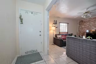 12223 Sharpview Dr, Houston, TX 77072 - Photo 7