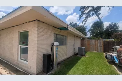 6815 Moss Oaks Drive, Houston, TX 77050 - Photo 11