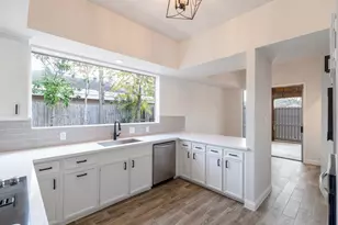 20 Charleston Street N, Sugar Land, TX 77478 - Photo 3
