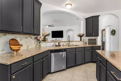 1006 Commons Waterway Drive, Huffman, TX 77336 - Photo 17