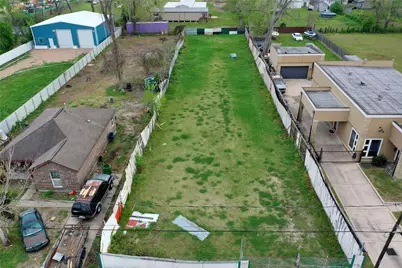 869 Wall Street, Houston, TX 77088 - Photo 3