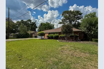 8902 Blankenship Drive, Houston, TX 77080 - Photo 25