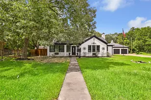 105 Wallisville Rd, Liberty, TX 77575 - Photo 1