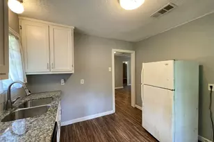 5213 Anzio Rd, Houston, TX 77033 - Photo 9