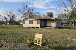 8303 Furray Rd, Houston, TX 77028 - Photo 1