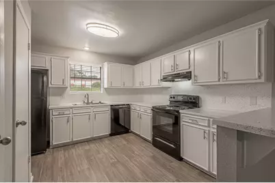 600 Palm Street #2, Huntsville, TX 77340 - Photo 5