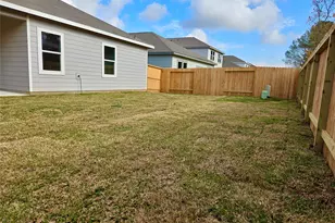 31247 Gayle Prairie Oaks St, Waller, TX 77484 - Photo 11