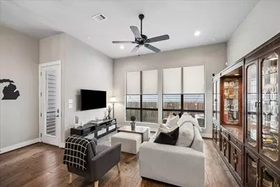 2410 Couch Street, Houston, TX 77008 - Photo 3